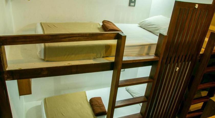 The Street Hostel Bangkok Exterior photo